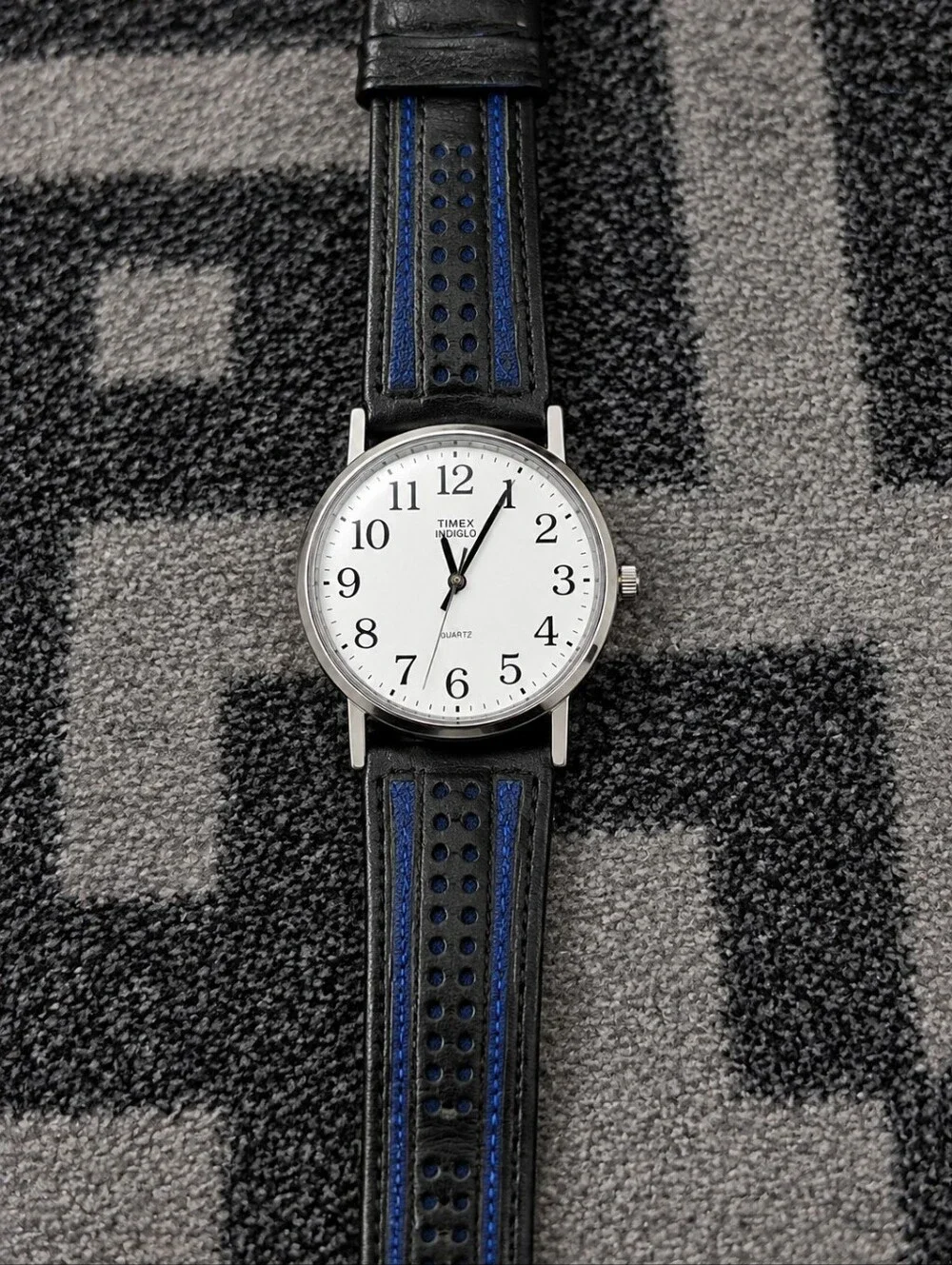 Vintage Timex Indiglo Quartz Watch White Dial Black Blue Leather Strap CC